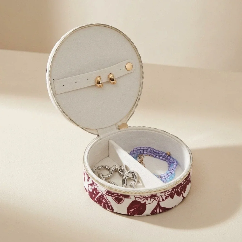 A New Day Round Travel Jewelry Organizer Burgundy Floral Toile Cream NWT‎
